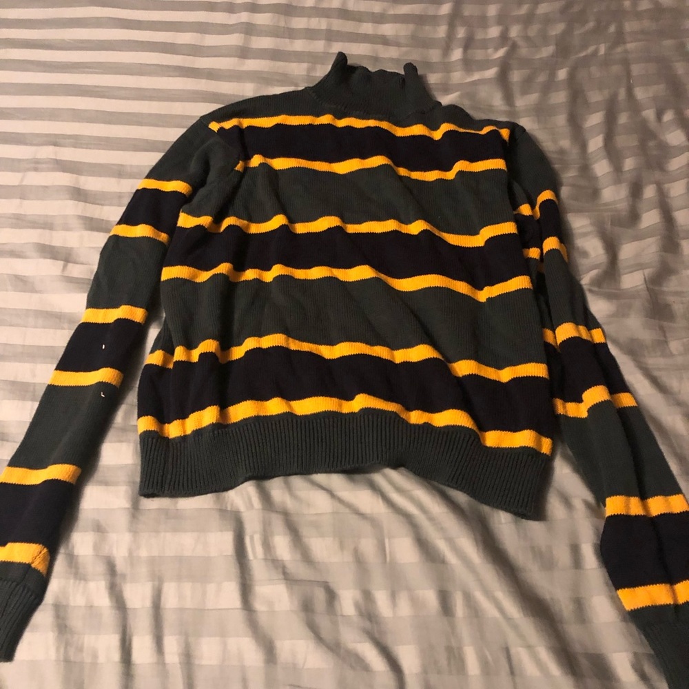 sweater - Picture 1 of 1